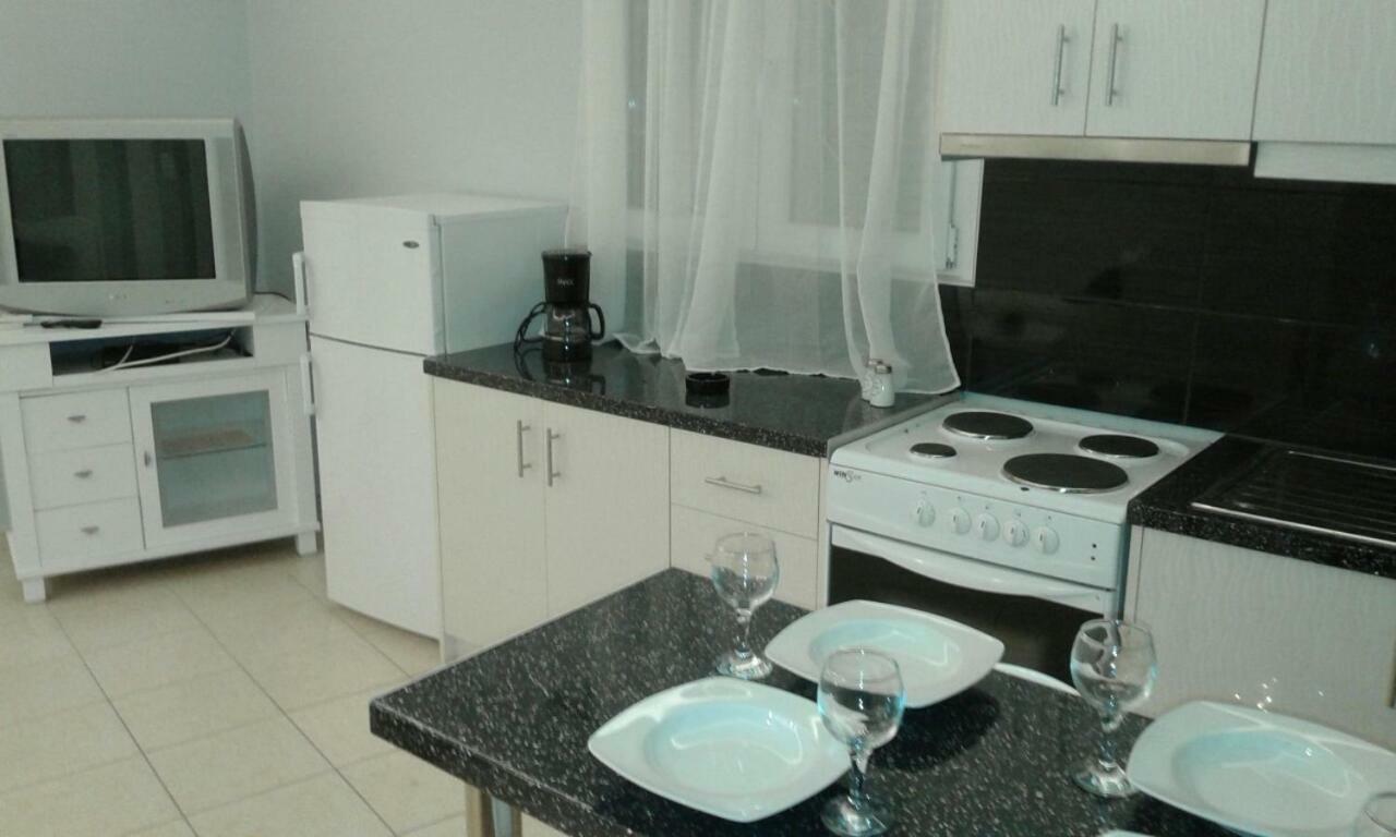 Milos Apartment カラマキ エクステリア 写真